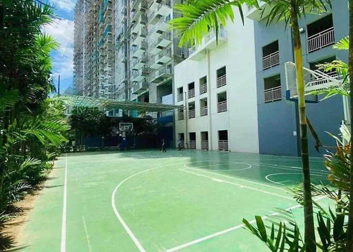1br W/ Balcony *